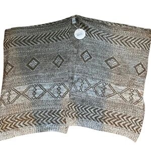 The Jetset Diaries Knit Brown and Tan Diamond Design Poncho Size OS